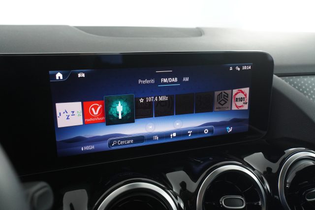 MERCEDES-BENZ CLA usata 16