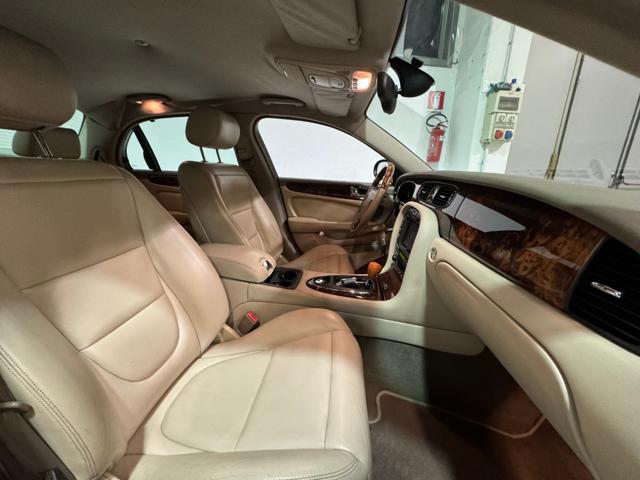 JAGUAR XJ8 usata, con Climatizzatore automatico, 2 zone