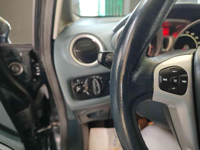 FORD Fiesta usata, con USB