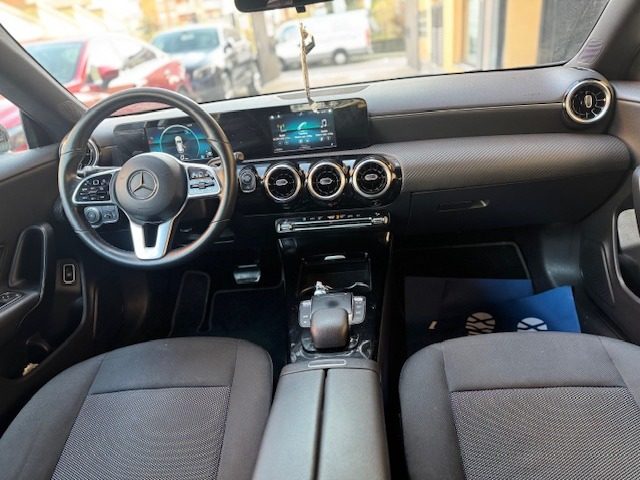 MERCEDES-BENZ CLA 200 usata, con Cerchi in lega