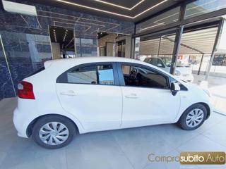 KIA Rio usata, con Alzacristalli elettrici