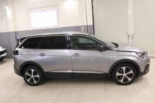 PEUGEOT 5008 usata, con Cerchi in lega