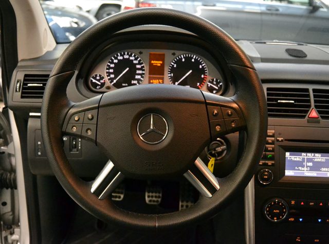 MERCEDES-BENZ B 180 usata, con Boardcomputer