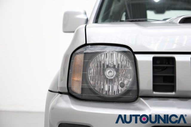 SUZUKI Jimny usata, con Trazione integrale