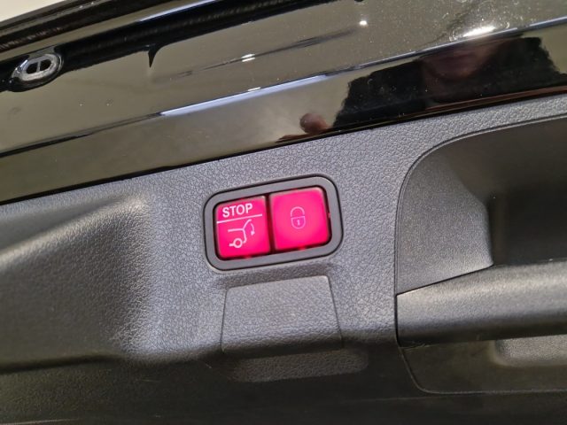 MERCEDES-BENZ CLA 200 usata, con Park Distance Control