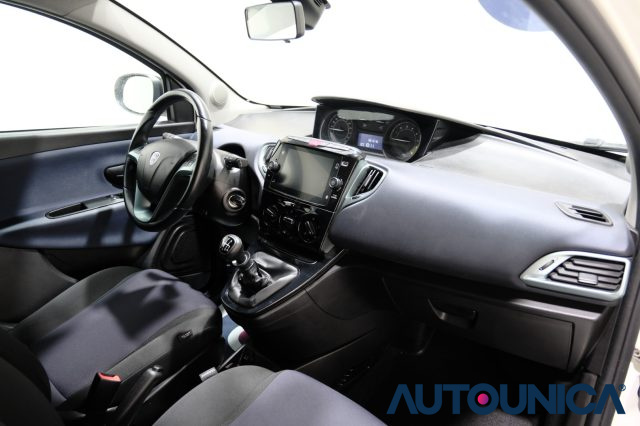 LANCIA Ypsilon usata, con Controllo trazione
