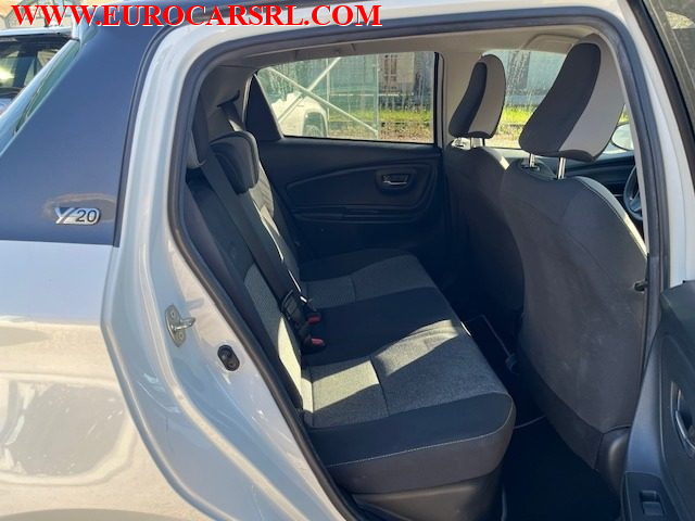 TOYOTA Yaris usata, con Airbag testa