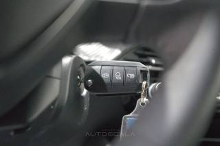 PEUGEOT 2008 usata, con Touch screen