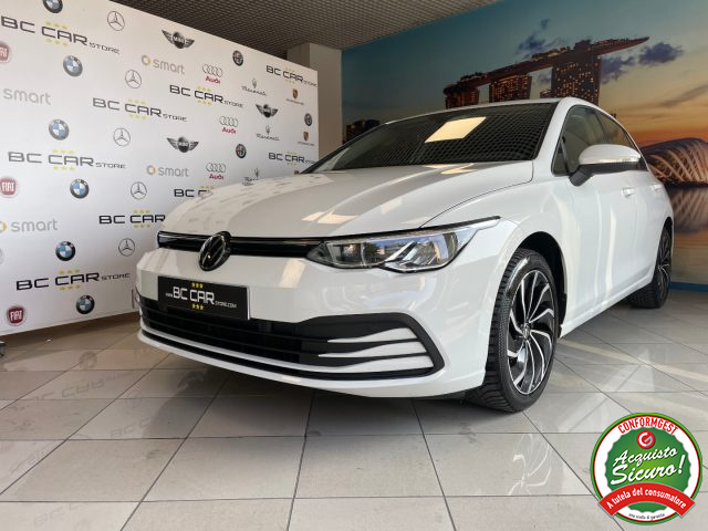 VOLKSWAGEN Golf usata, con USB