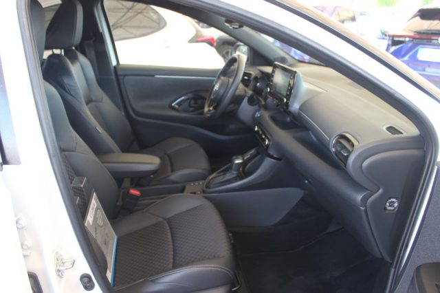 TOYOTA Yaris usata, con Cruise Control