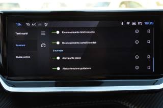 PEUGEOT 2008 usata, con Controllo elettronico della corsia