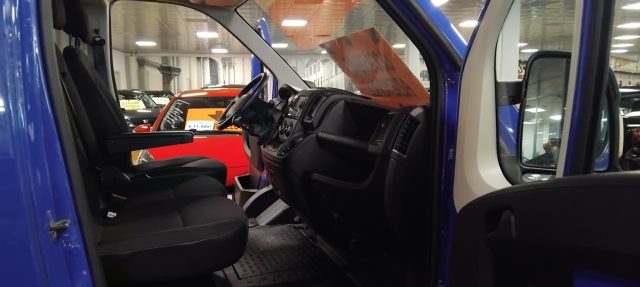 PEUGEOT Boxer usata, con Bluetooth