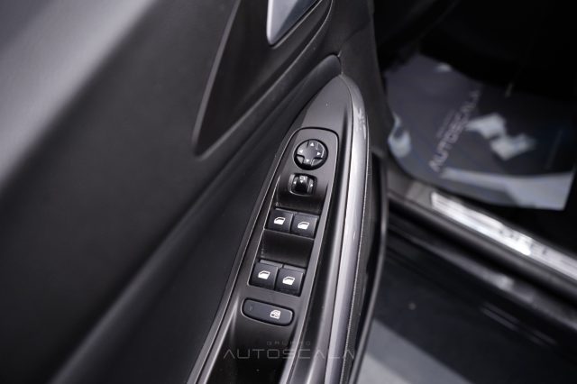 OPEL Grandland X usata, con Controllo automatico clima
