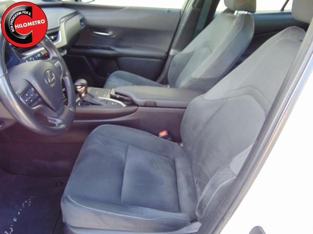 LEXUS UX 250h usata, con Cerchi in lega