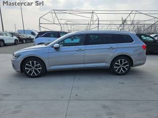 VOLKSWAGEN Passat Variant usata, con Airbag laterali