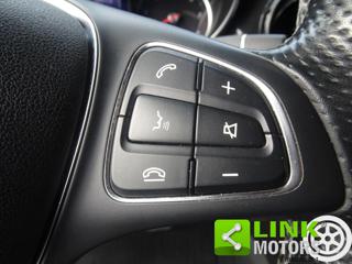 MERCEDES-BENZ V 220 usata, con Leve al volante