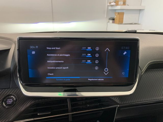 PEUGEOT 2008 usata, con USB