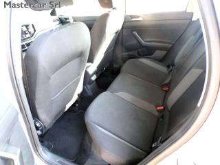 VOLKSWAGEN Taigo usata, con Autoradio