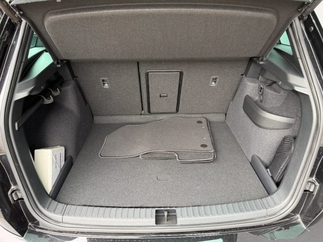 SKODA Karoq usata, con USB