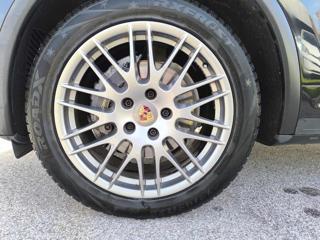 PORSCHE Cayenne usata, con Sedile posteriore sdoppiato