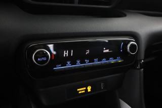 TOYOTA Yaris usata 8
