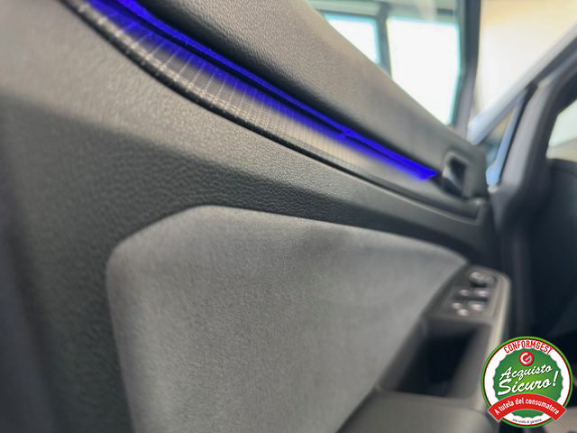 VOLKSWAGEN Golf usata, con USB