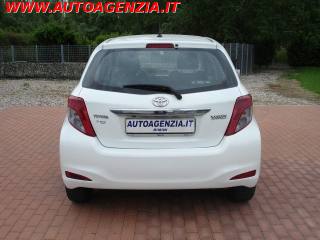 TOYOTA Yaris usata 6