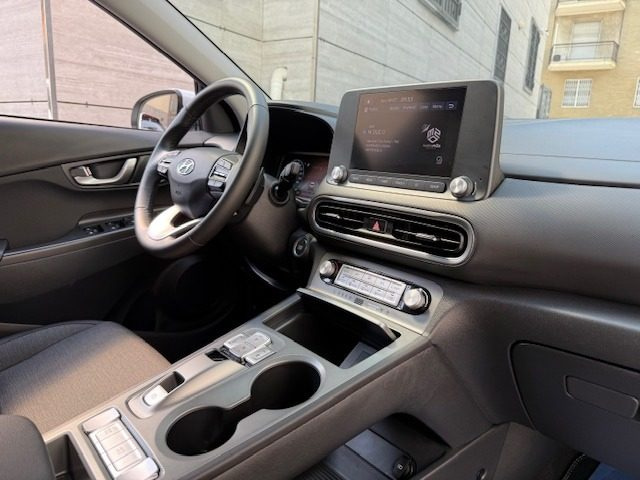 HYUNDAI Kona usata, con Touch screen