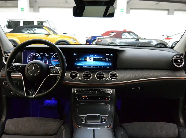 MERCEDES-BENZ E 220 usata, con Boardcomputer