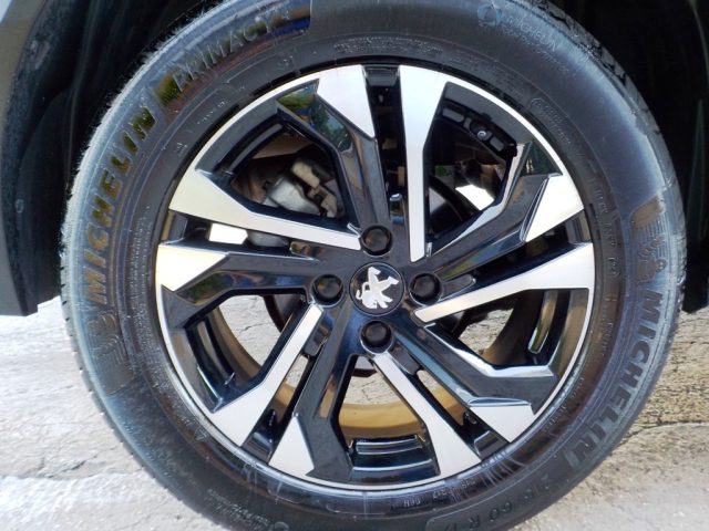PEUGEOT 2008 usata, con Specchietti laterali elettrici