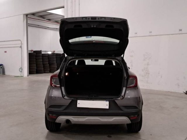 RENAULT Captur usata, con Autoradio