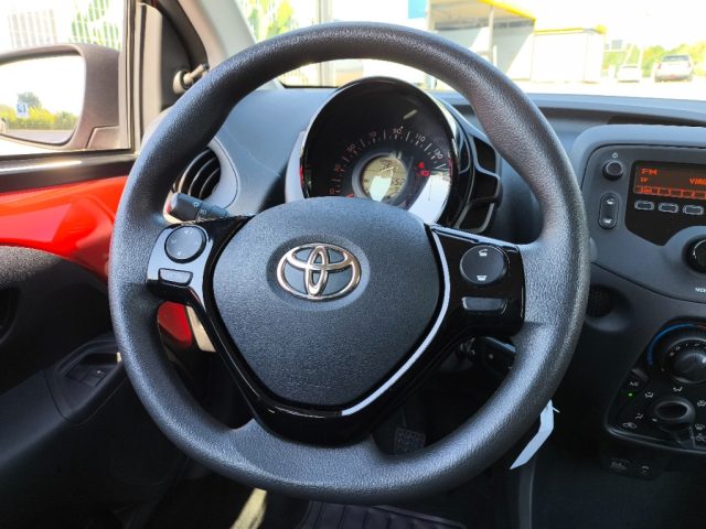 TOYOTA Aygo usata 11