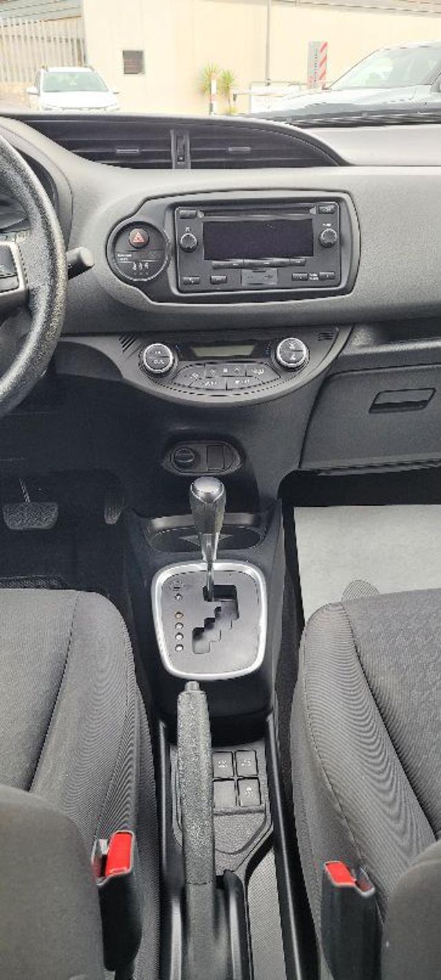 TOYOTA Yaris usata, con Fendinebbia