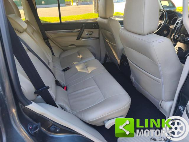 MITSUBISHI Pajero usata, con Sedile posteriore sdoppiato