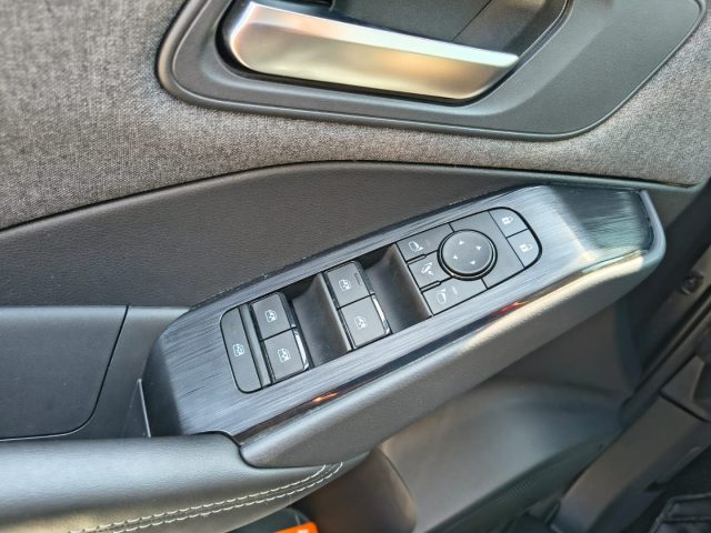 NISSAN Qashqai usata, con Alzacristalli elettrici