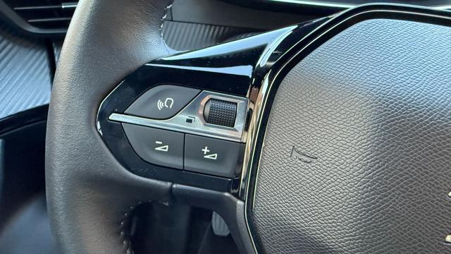 PEUGEOT 2008 usata, con Autoradio