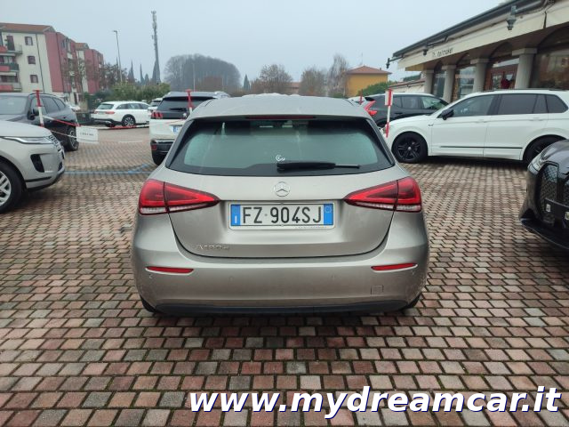 MERCEDES-BENZ A 180 usata, con Autoradio digitale