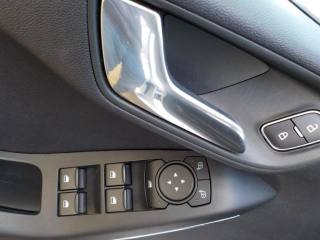 FORD Fiesta usata, con Sensori di parcheggio posteriori