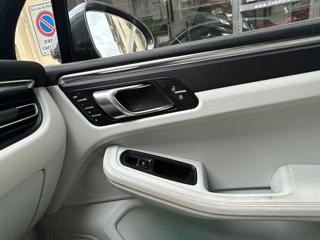PORSCHE Macan usata, con Boardcomputer