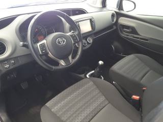 TOYOTA Yaris usata, con Autoradio