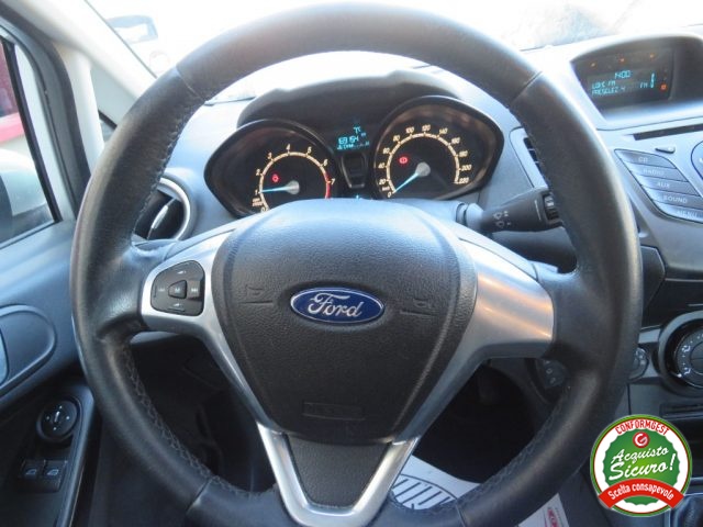 FORD Fiesta usata, con Lettore CD