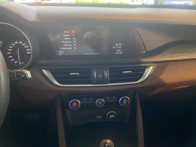 ALFA ROMEO Stelvio usata, con Controllo automatico clima