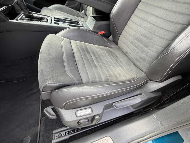 VOLKSWAGEN Passat Variant usata, con Alzacristalli elettrici