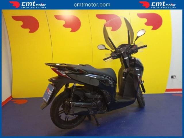 HONDA SH 300 i usata 6
