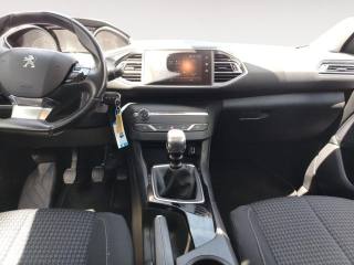PEUGEOT 308 usata, con Park Distance Control