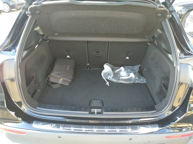 MERCEDES-BENZ GLA 250 usata, con Hill holder