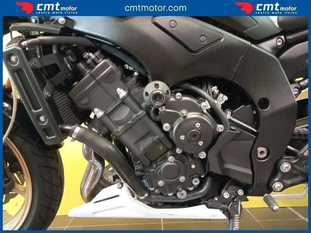 YAMAHA FZ8 usata 7
