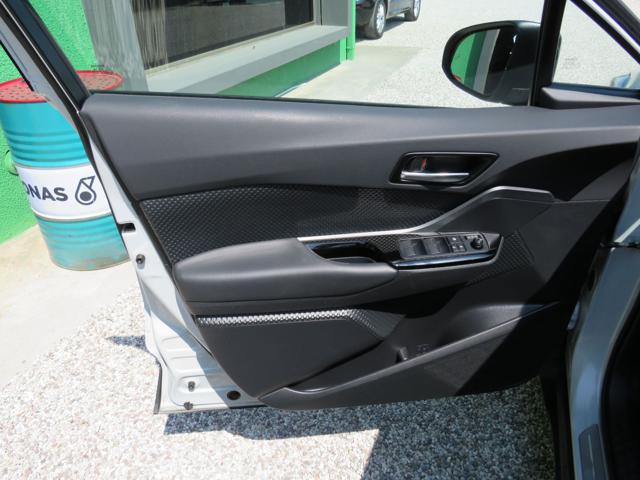 TOYOTA C-HR usata 28