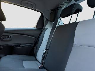 TOYOTA Yaris usata 9