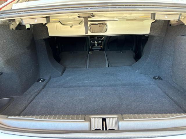 ALFA ROMEO Giulia usata, con Volante in pelle